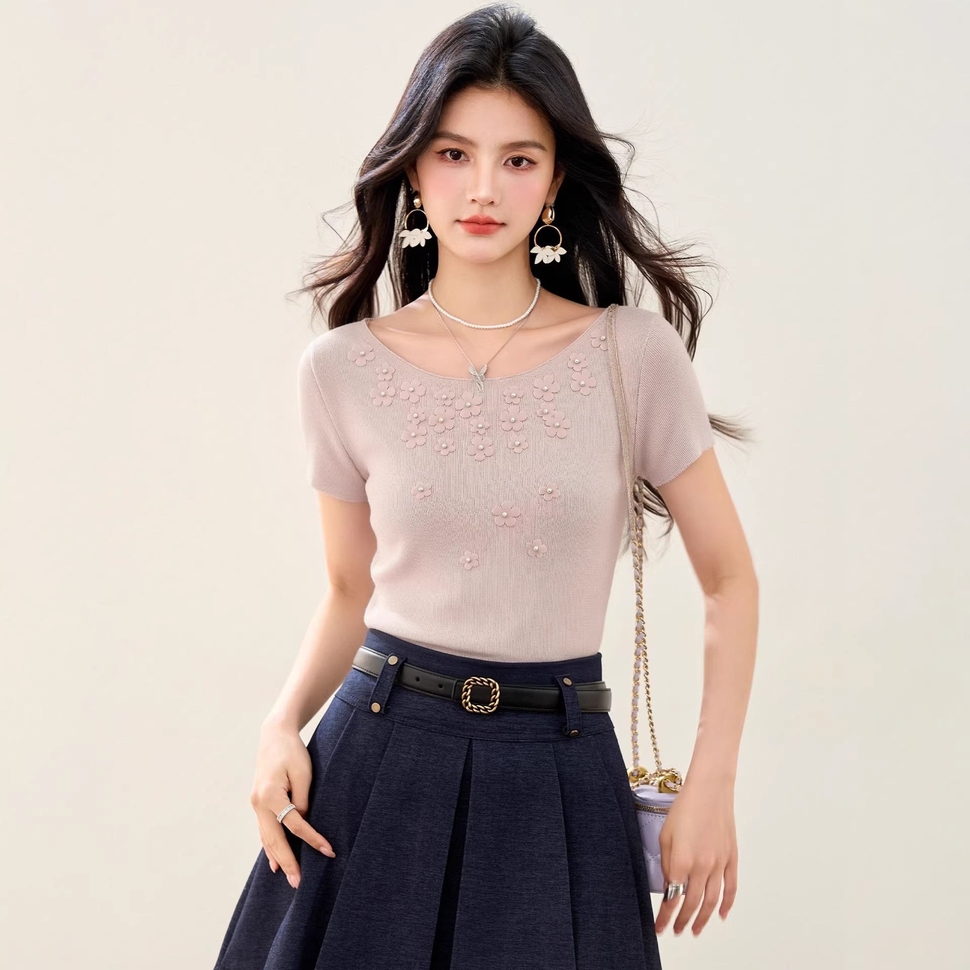 Elegant Style Round Neck Beaded Short Sleeve Knit T-Shirt Women Chic Youthful Slim Fit Top