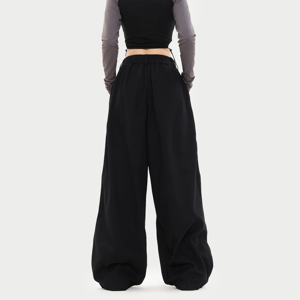 loose wide-leg pants