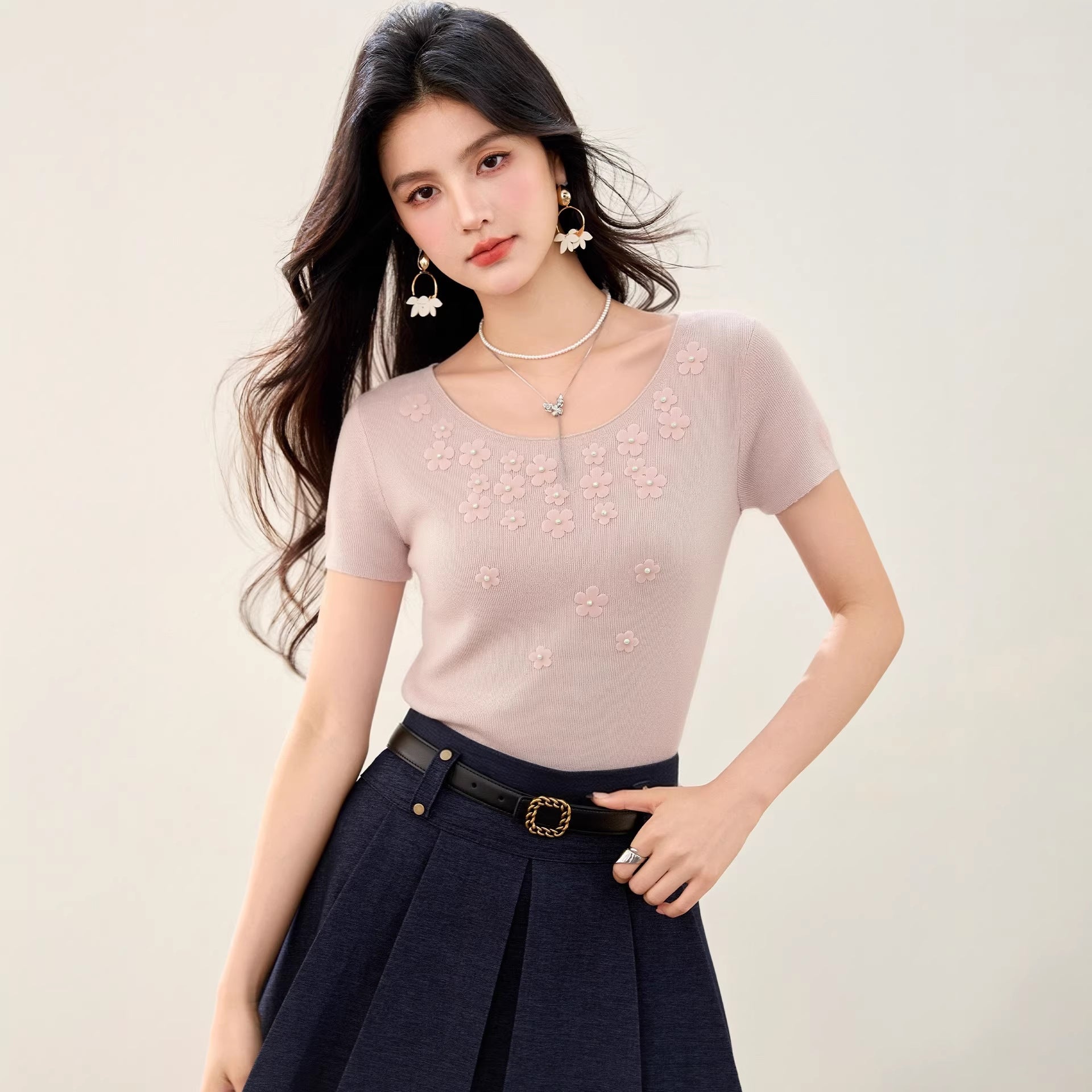 Elegant Style Round Neck Beaded Short Sleeve Knit T-Shirt Women Chic Youthful Slim Fit Top