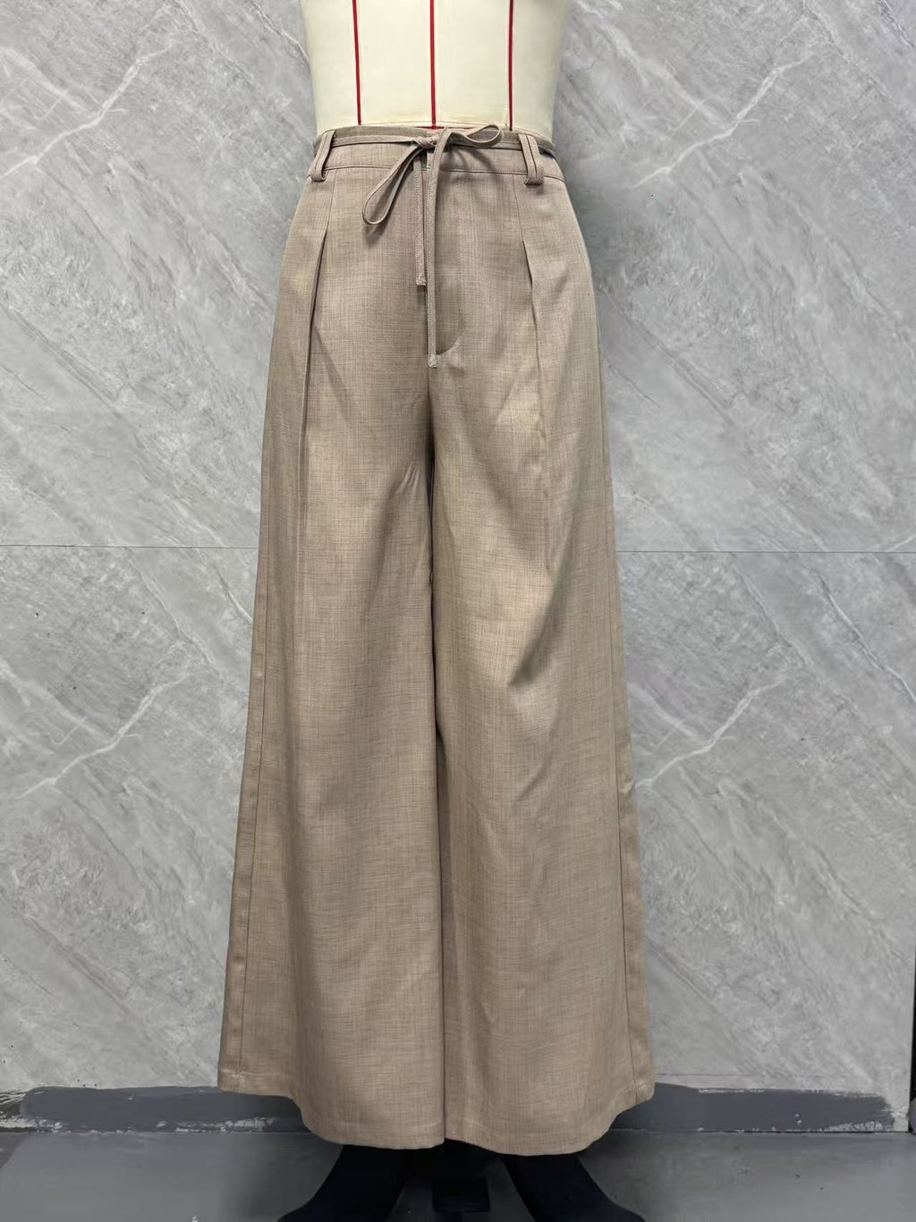 loose wide-leg pants