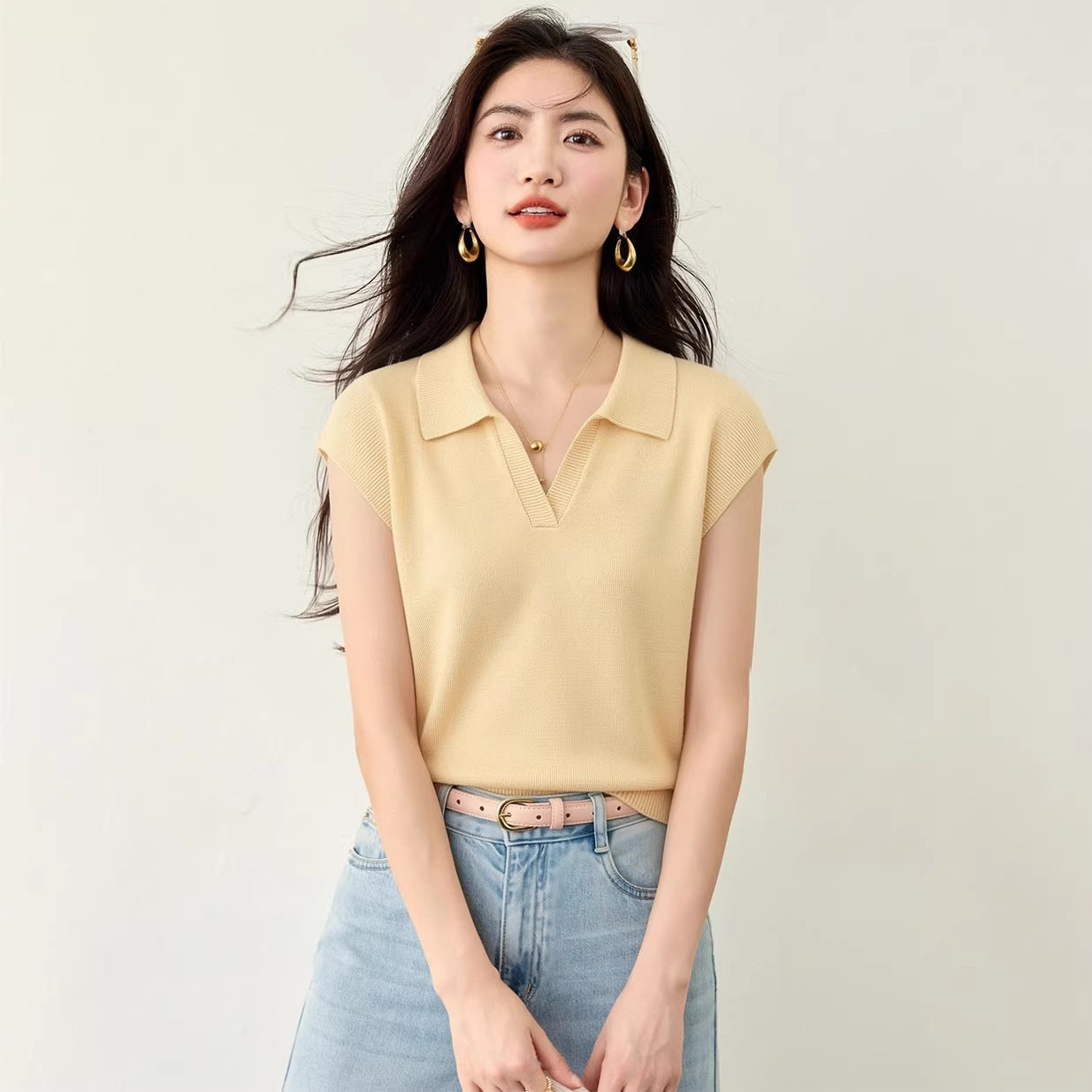 Polo Neck White Ice Silk Knit Short Sleeve T-Shirt for WomenUnique and Stylish Fitted Cropped Top