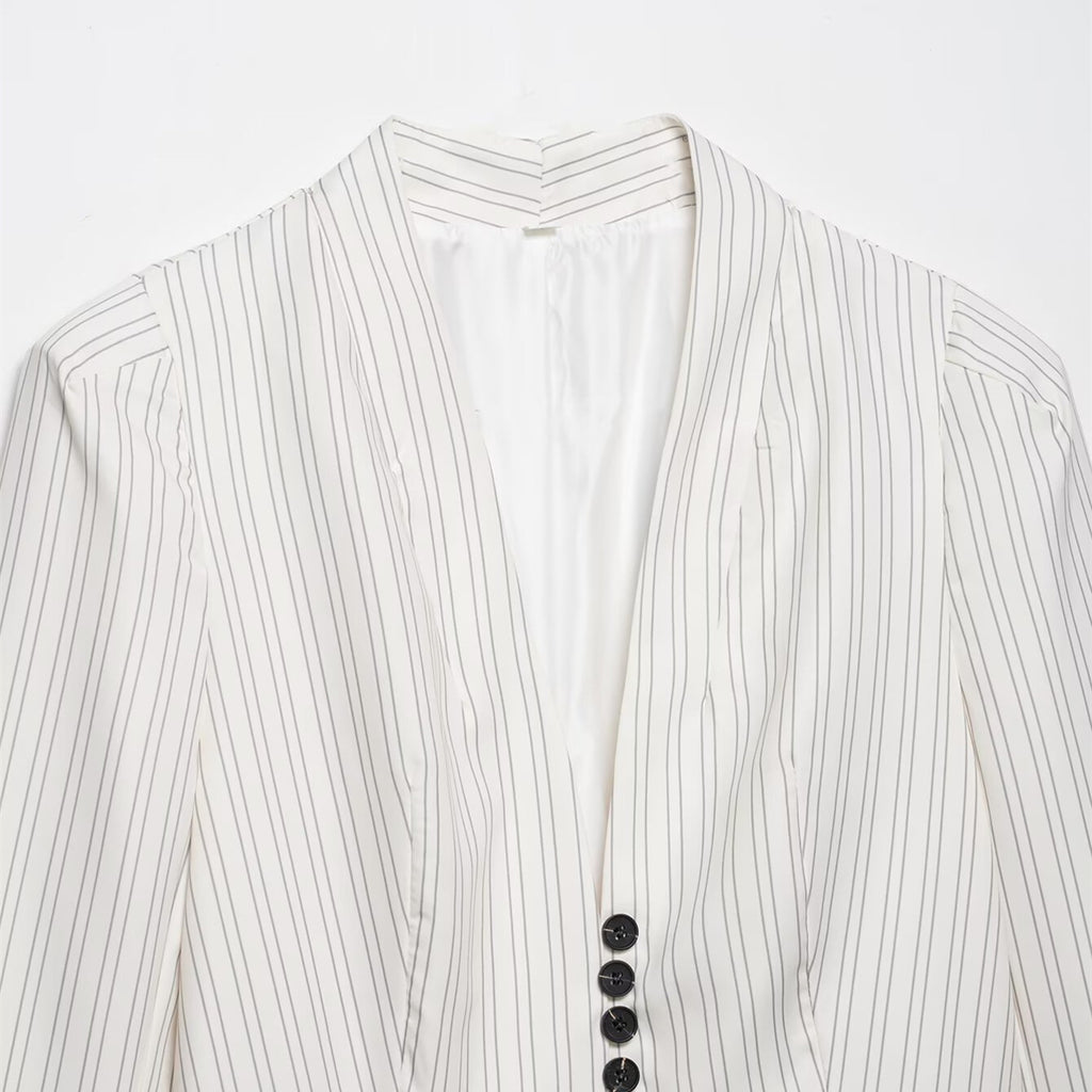 Shoulder padded long sleeved striped short skirt hem suit jacket
